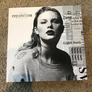 Taylor Swift VIP Reputation Box